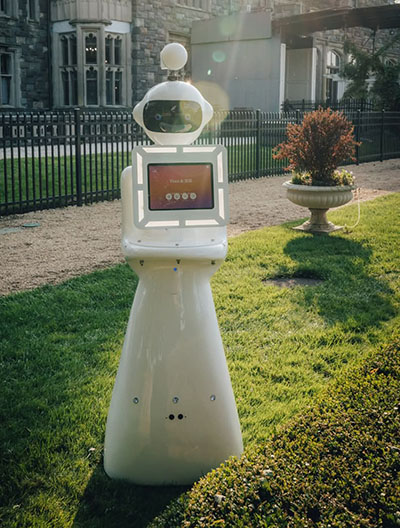 location-robot-photo